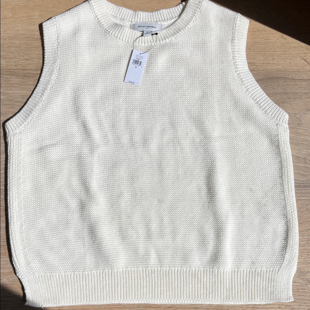 Banana Republic Cream Sleeveless Knit Top